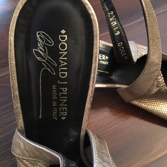 Gold gloves leather kitten heels - Picture 3 of 7